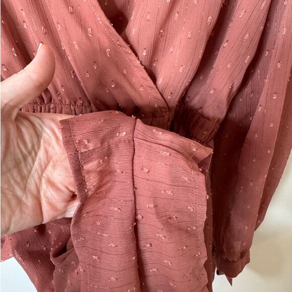 Lulus Closer Look Dusty Rose Mauve Swiss Dot Tie Sleeve Romper Size Small - Picture 7 of 10